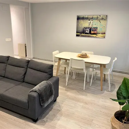 Acogedor Y Moderno Apartamento Apartman *