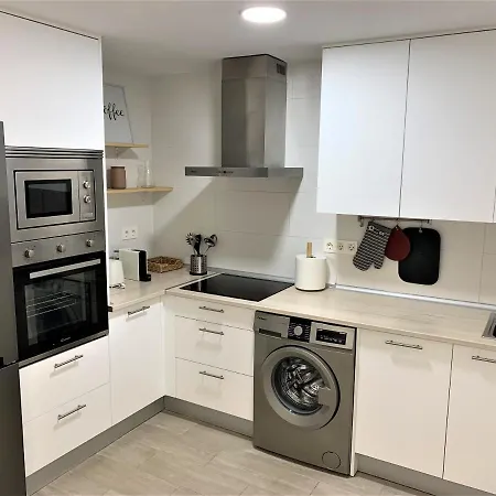 Acogedor Y Moderno Apartamento Apartman *
